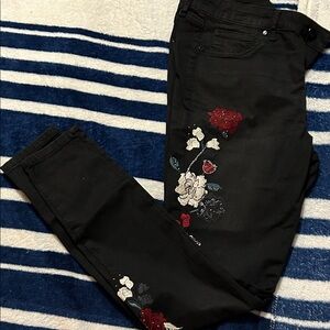 Jennifer Lopez Floral Embroidered Black Jeans Sz 8